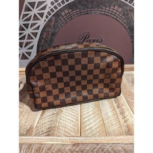 Louis Vuitton Damier Ebene Toiletry Bag 25